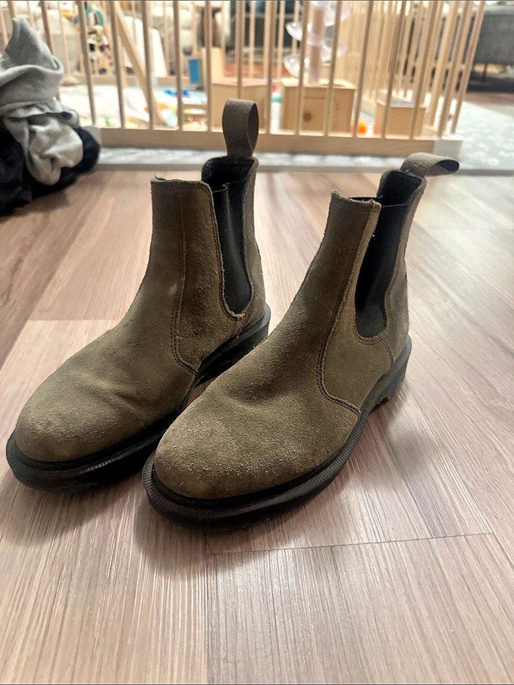Dr. Martens 2976 Suede Chelsea Boots